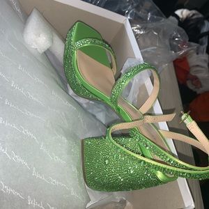 BRAND NEW Betsy Johnson green heels NEVER worn